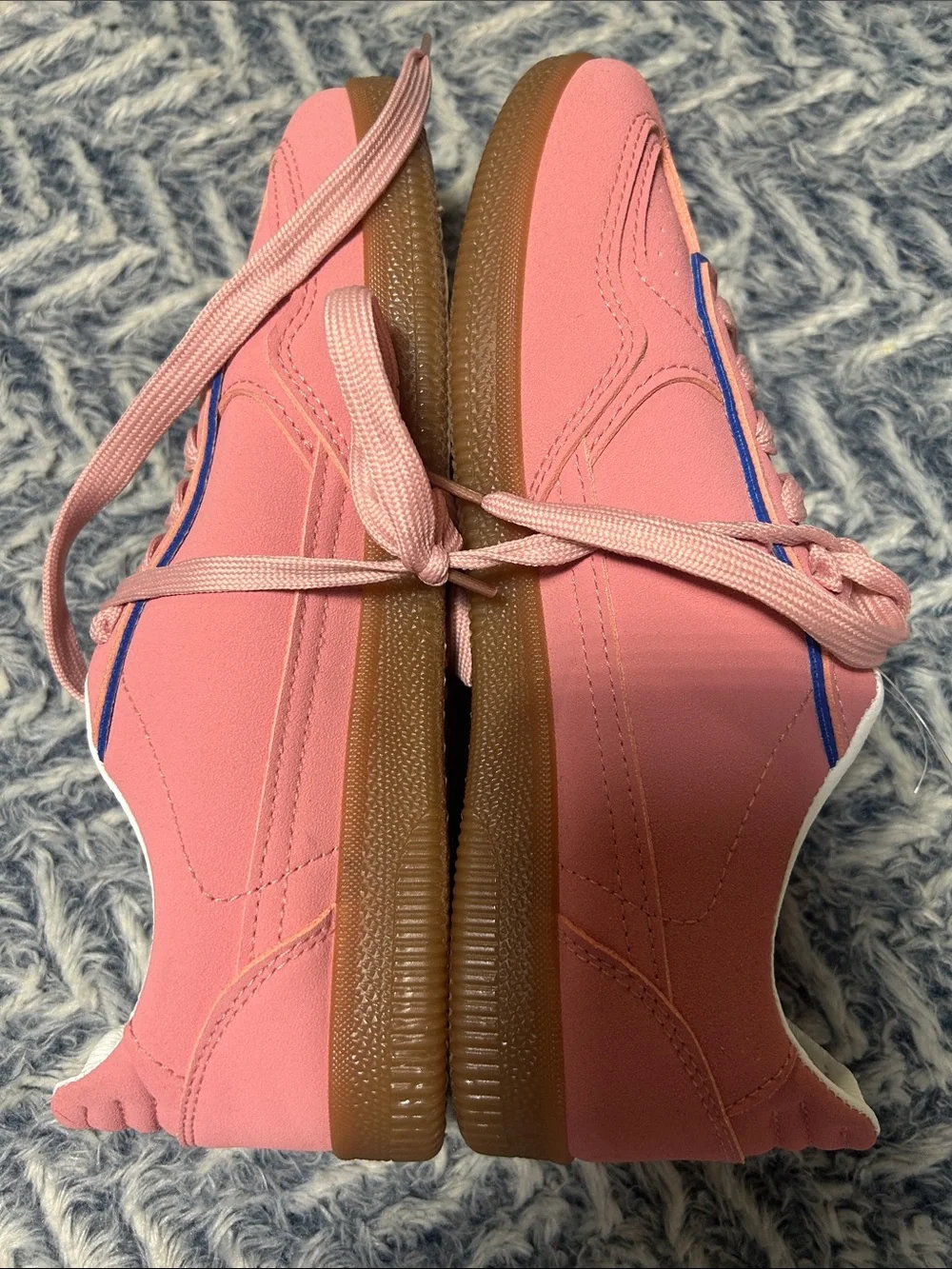 RACHEL Rachel Roy Riz Women’s Pink Sneakers with Blue Trim NWOT